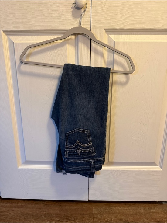 Levi's Denim - Levi's Low Rise Bootcut Jeans with Embroidered Back Pocket